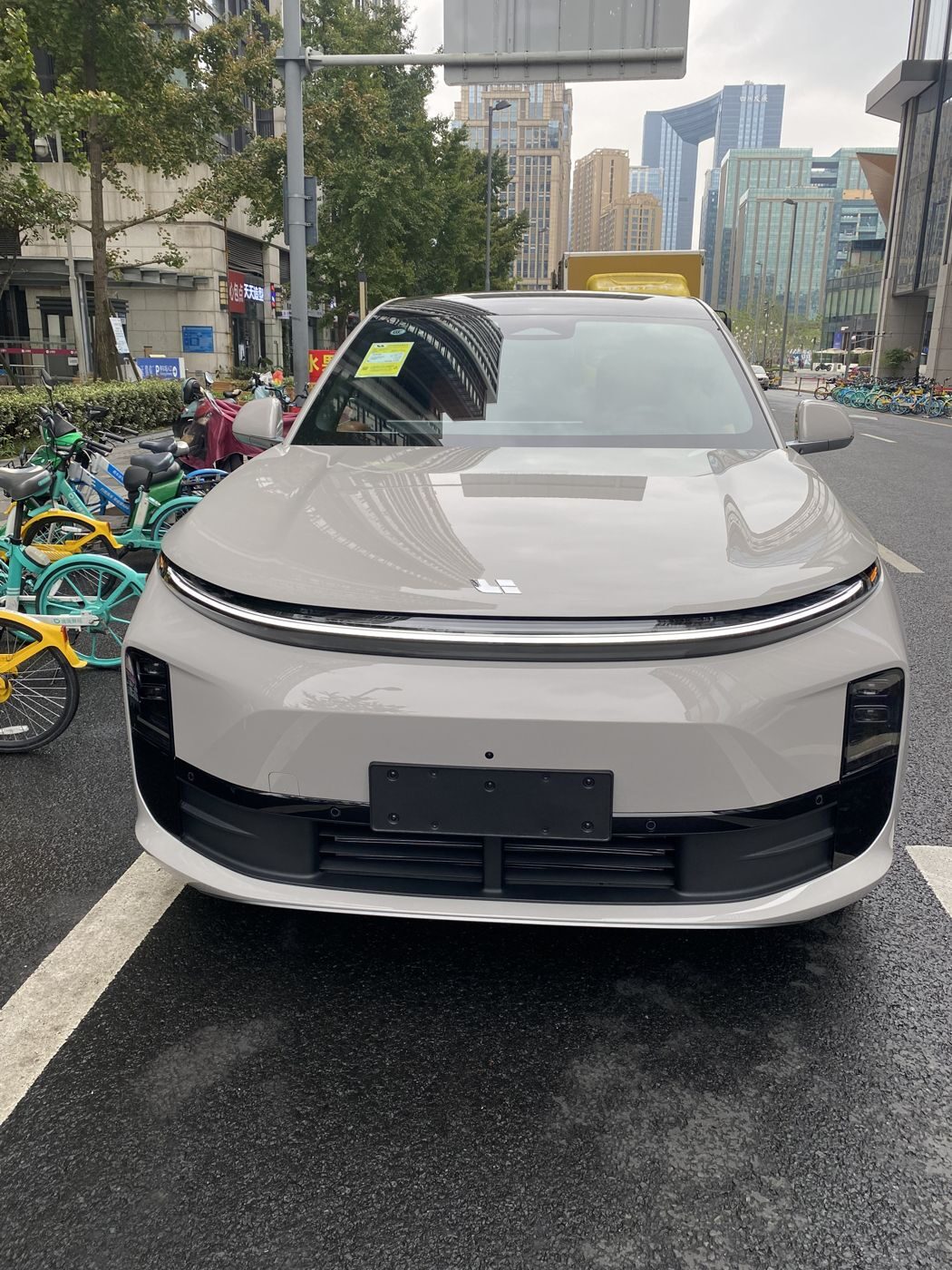 710公海船 MEGA 高压纯电 MPV